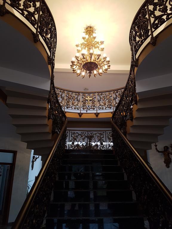 Liz Residence Питешти Экстерьер фото
