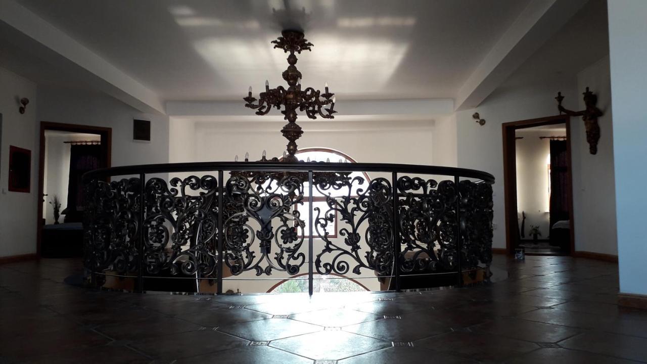 Liz Residence Питешти Экстерьер фото
