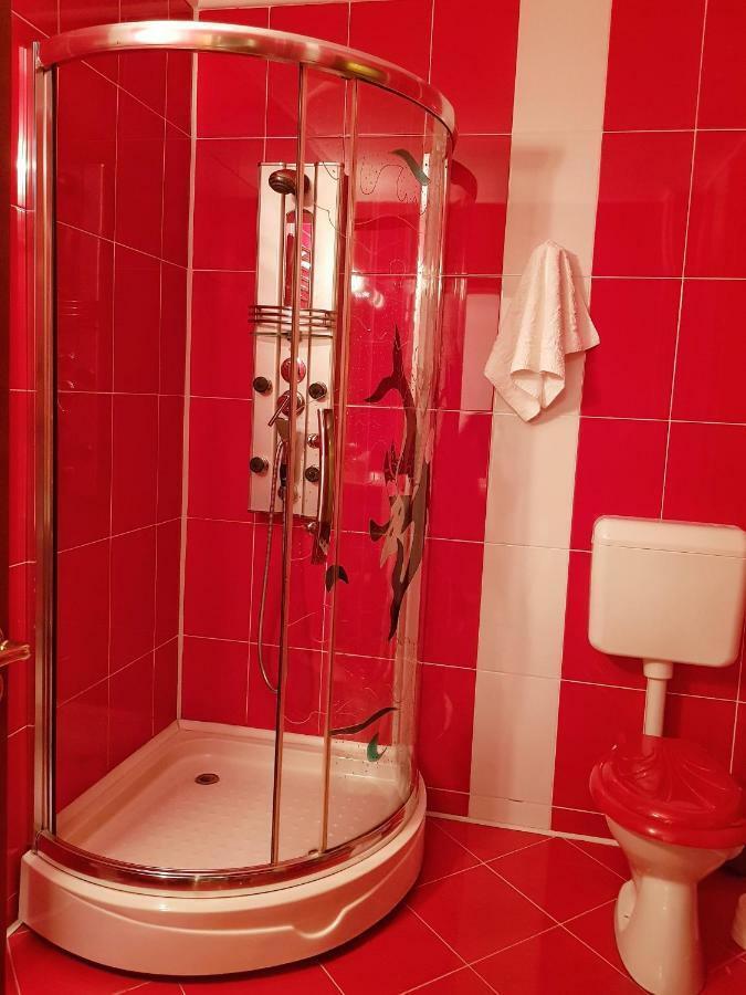 Liz Residence Питешти Экстерьер фото